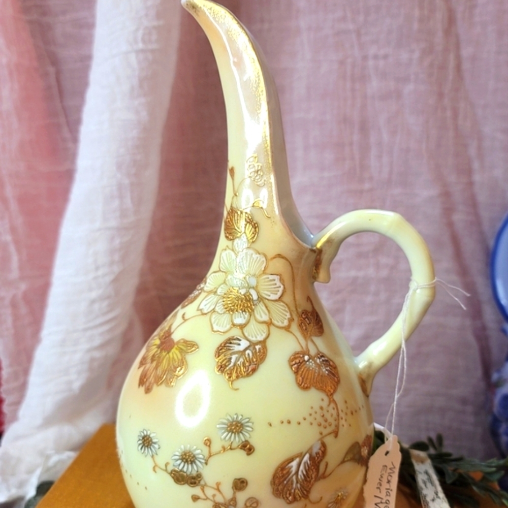 Nippon Miriage Ewer pitcher/vase